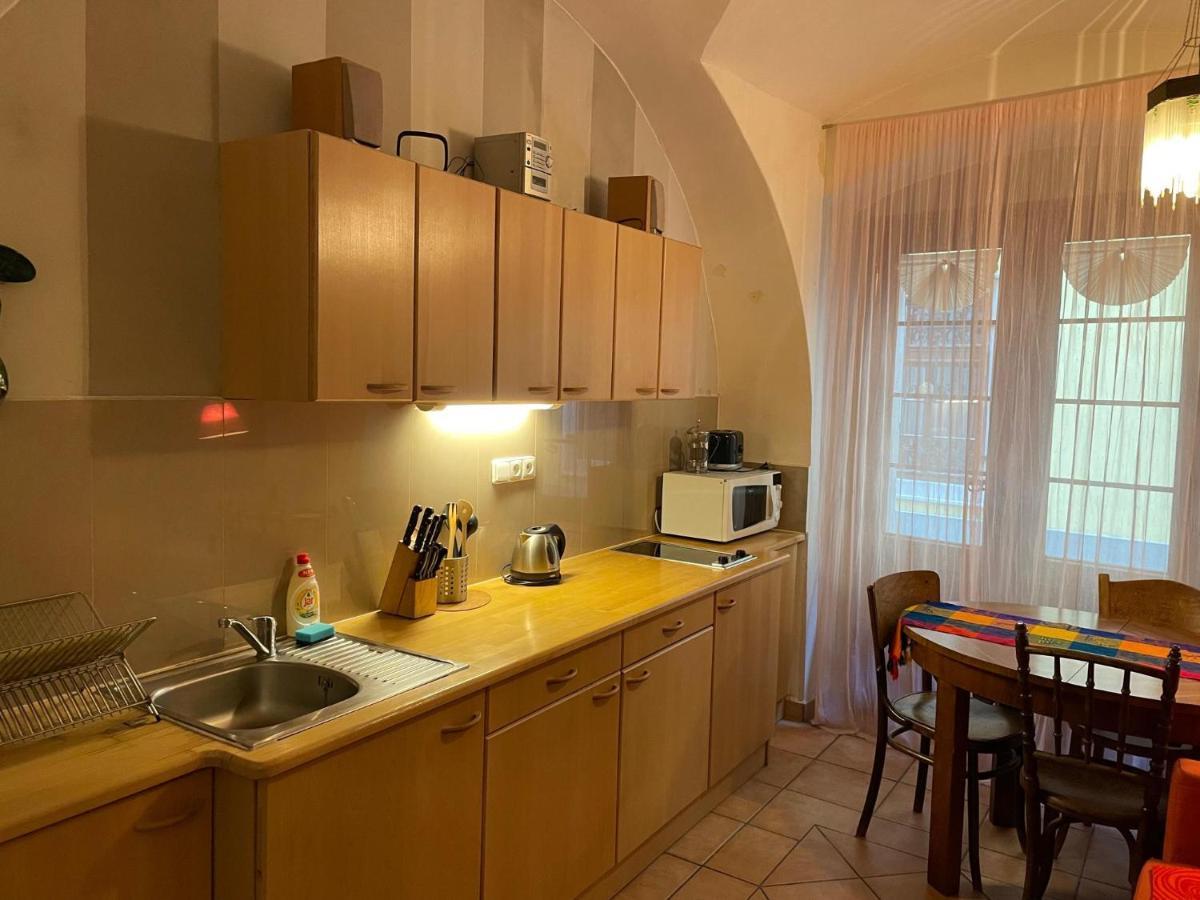 Apartment Rustic Ground Floor In Mala Strana *